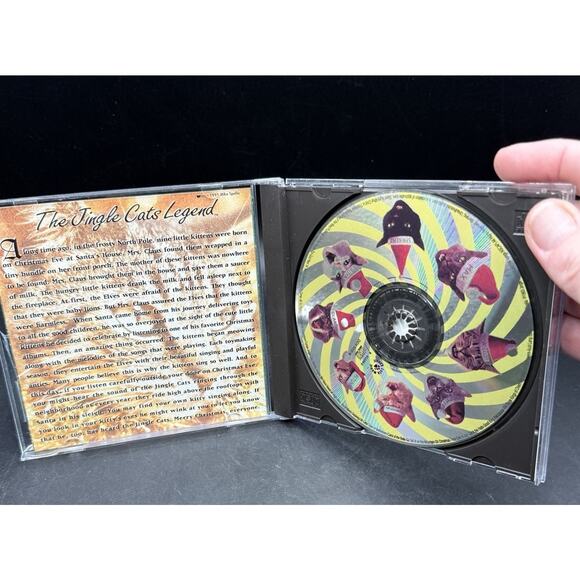 Meowy Christmas CD by the Jingle Cats - 20 Holiday Classics by Real Kittens -D - Picture 3 of 3